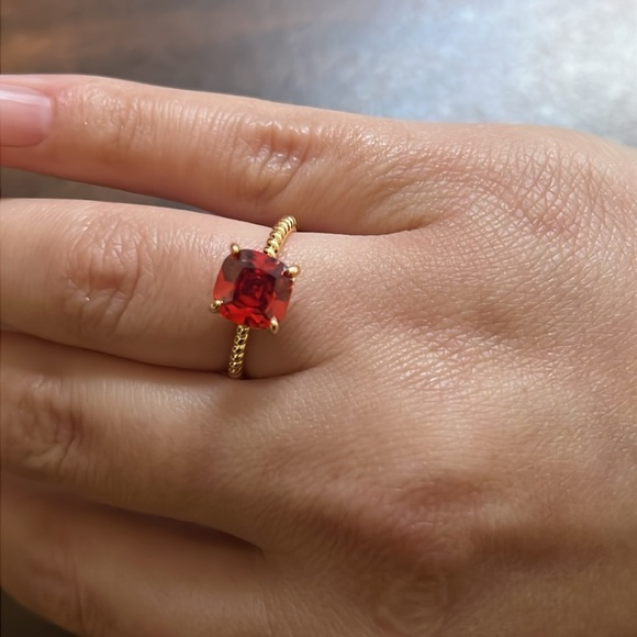 Jewelry - Red stone ring